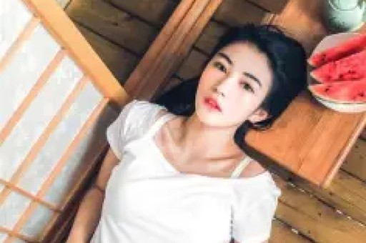 王某为卖腊肉花10万元请明星带货直播公司承诺上百万成交额结果170万的货只卖出一单王某血本无归公司人去楼空法院判了