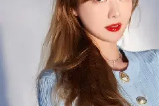 62岁男明星迎娶25岁丹麦美女教练38岁年龄差惊到众多吃瓜网友
