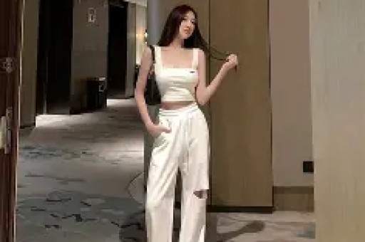 为何范冰冰在明星群集时和很多女星无交流？耍大牌？